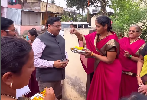 जिल्हाधिकारी अशोक काकडे यांची गाव भेट